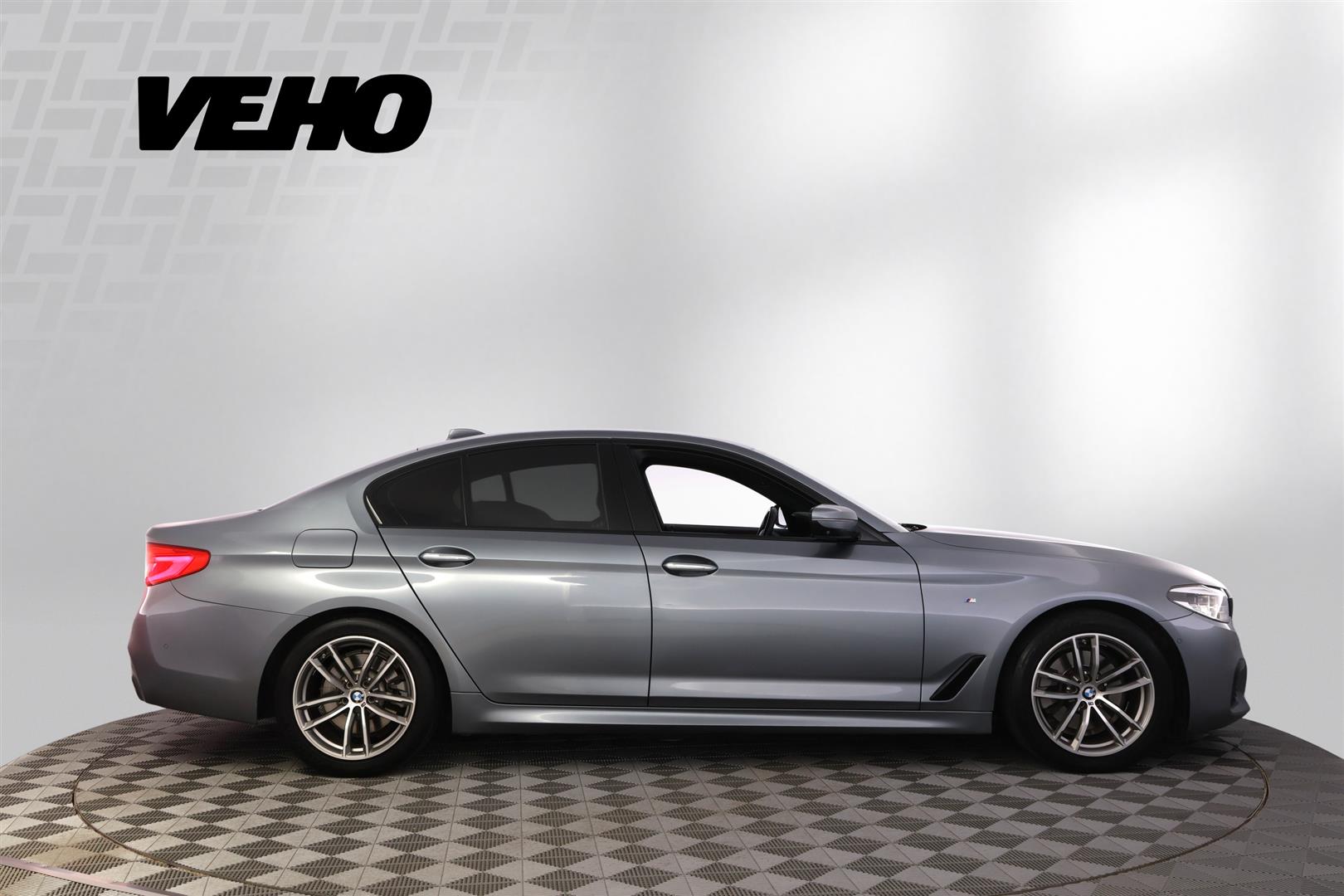BMW 520 G30 Sedan 520d A xDrive Business 2017, kuva 6/36
