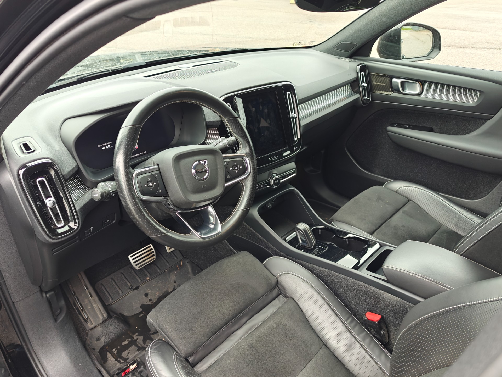 Volvo XC40 P8 AWD R-Design aut 2021, kuva 4/4