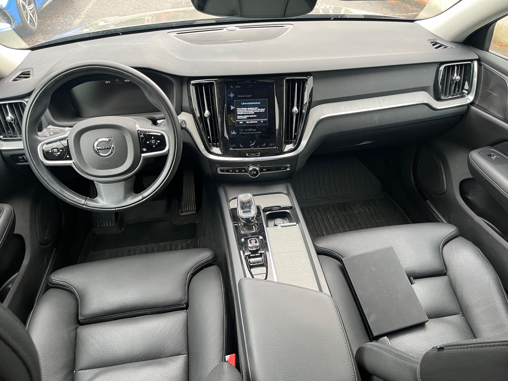 Volvo V60 2021, kuva 6/7