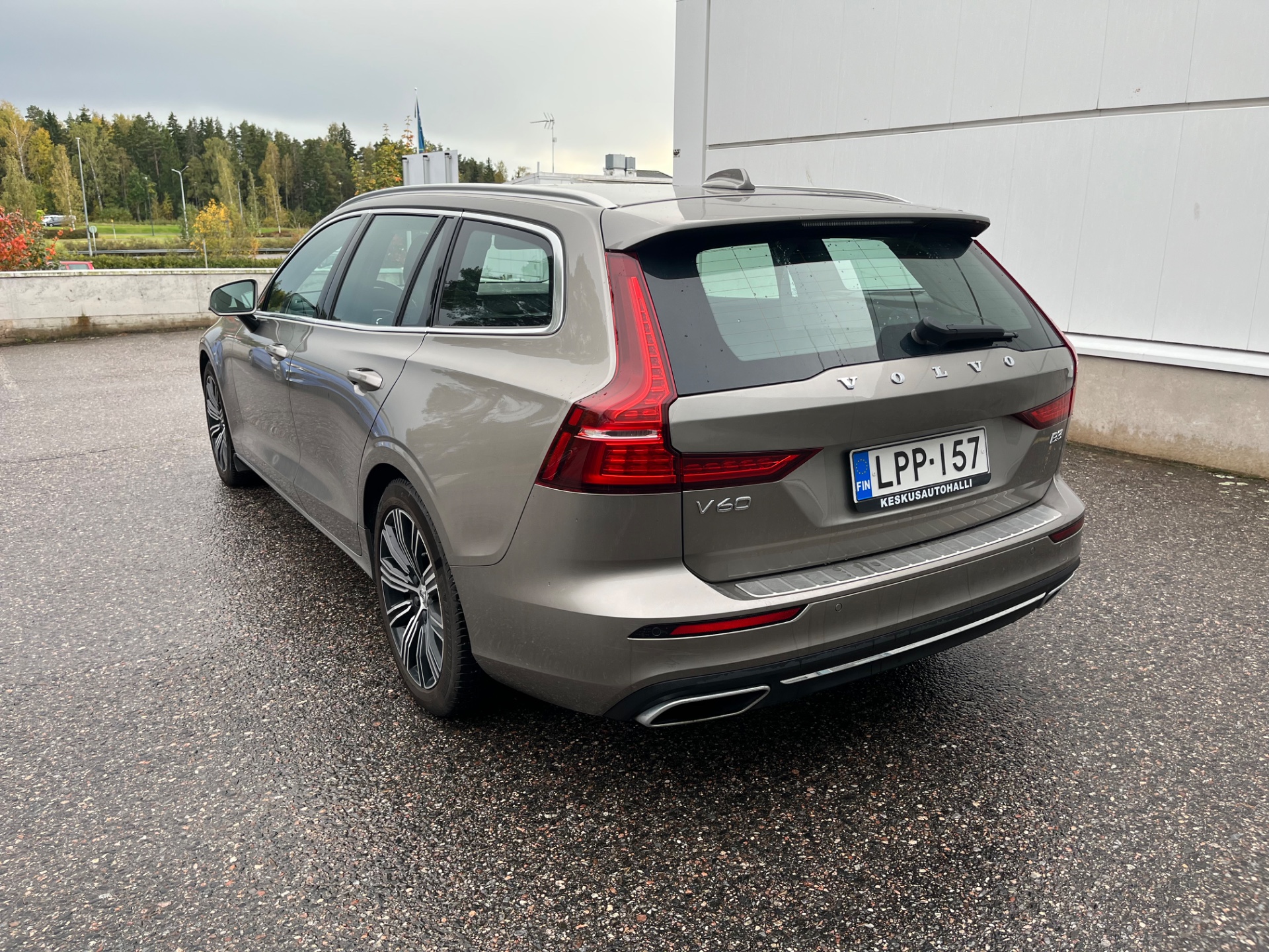 Volvo V60 2021, kuva 3/7