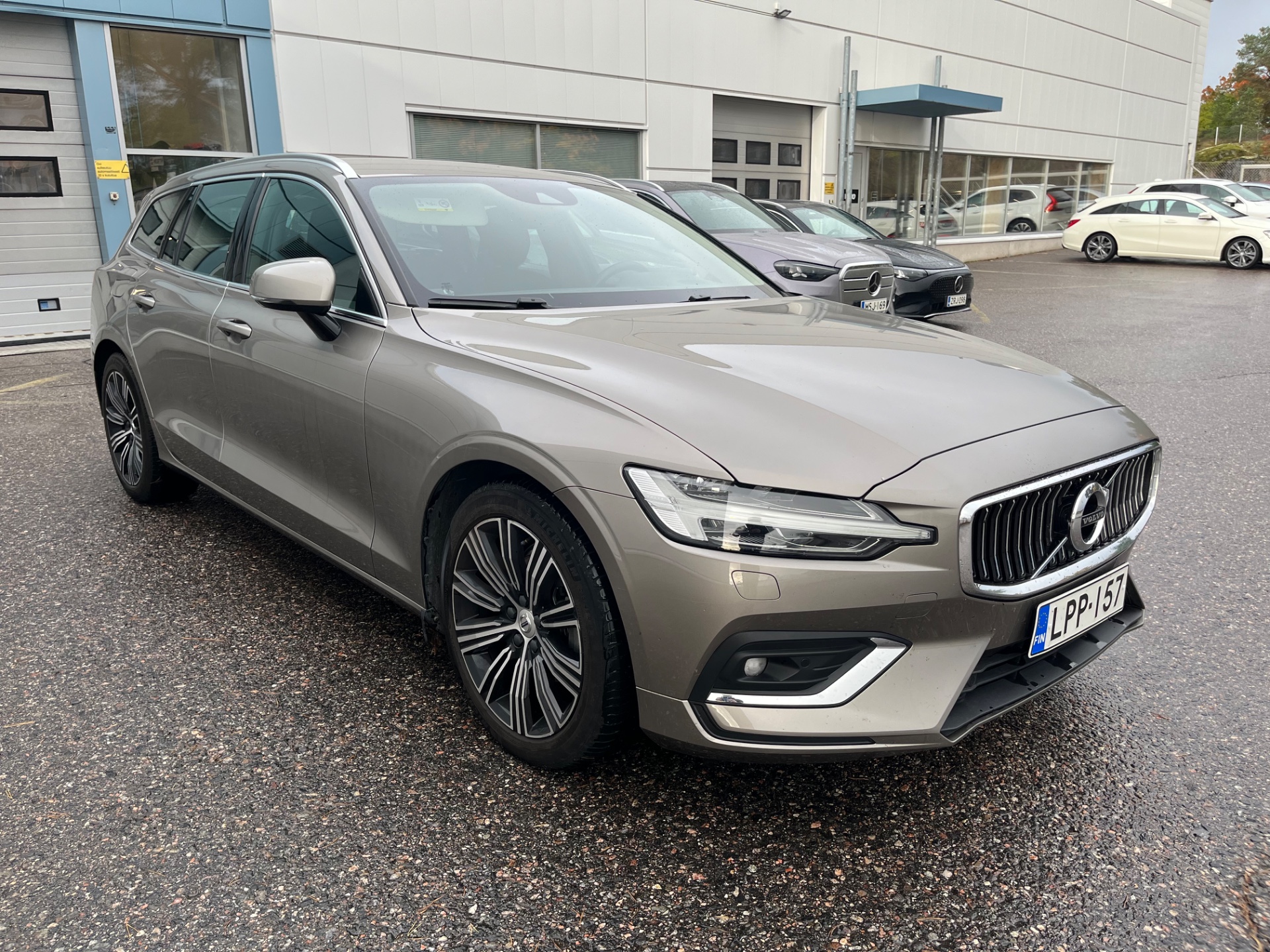Volvo V60 2021, kuva 2/7