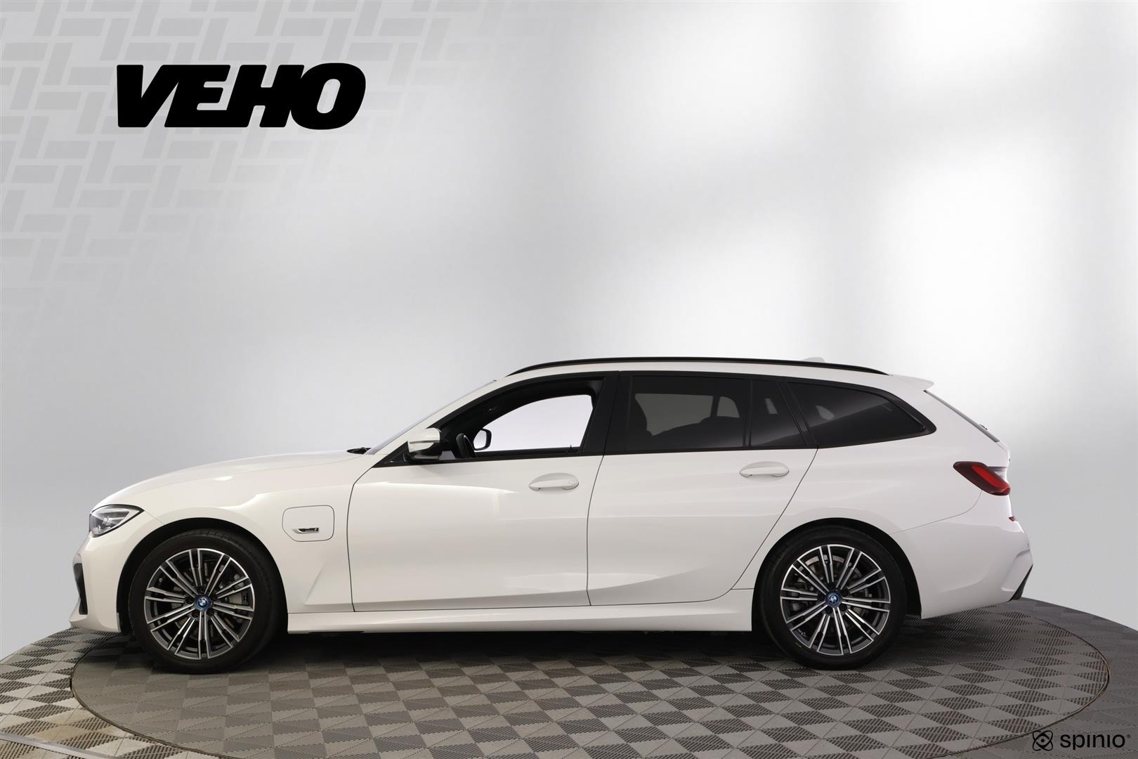 BMW 330 2022, kuva 2/42