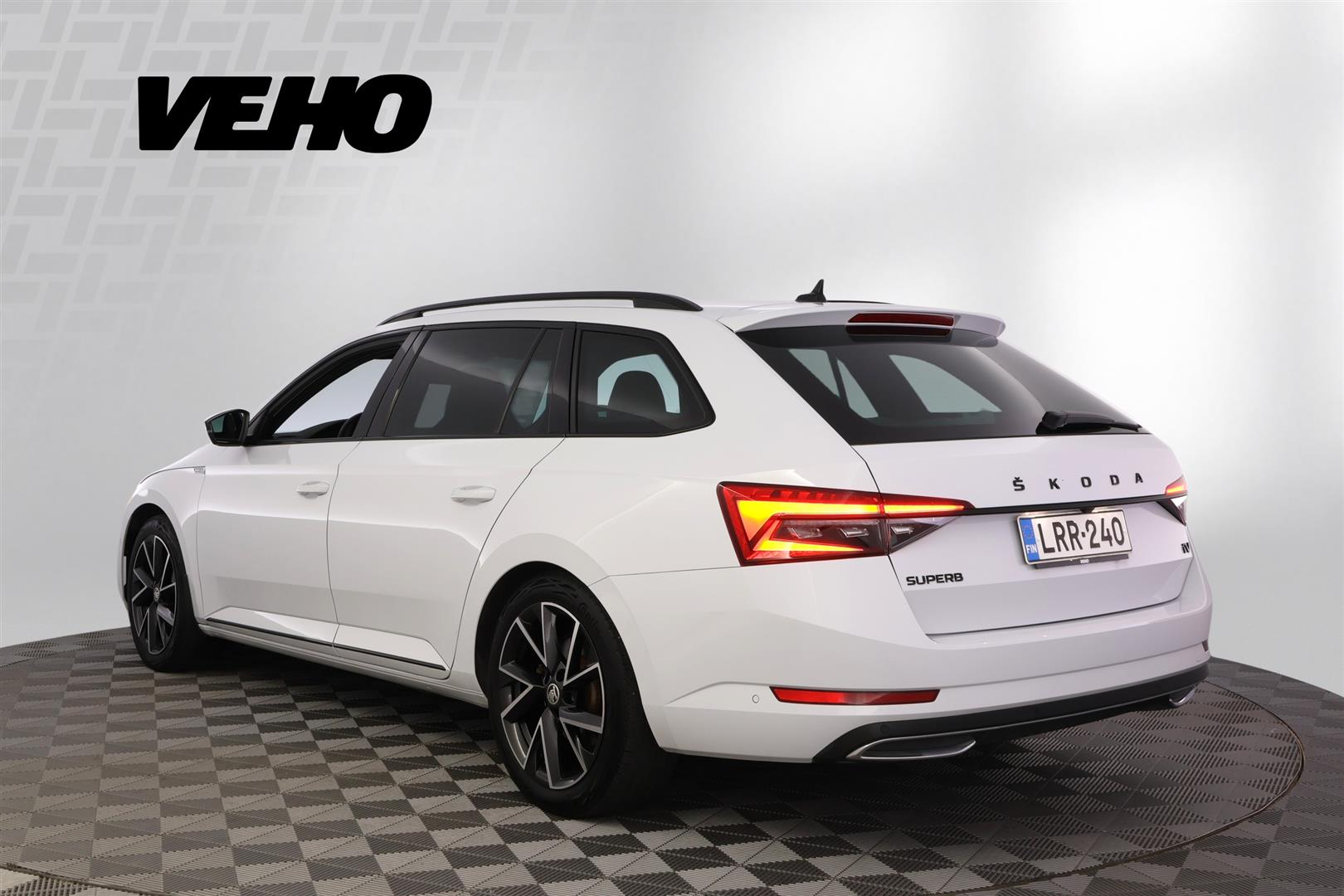 Skoda Superb 2023, kuva 3/44