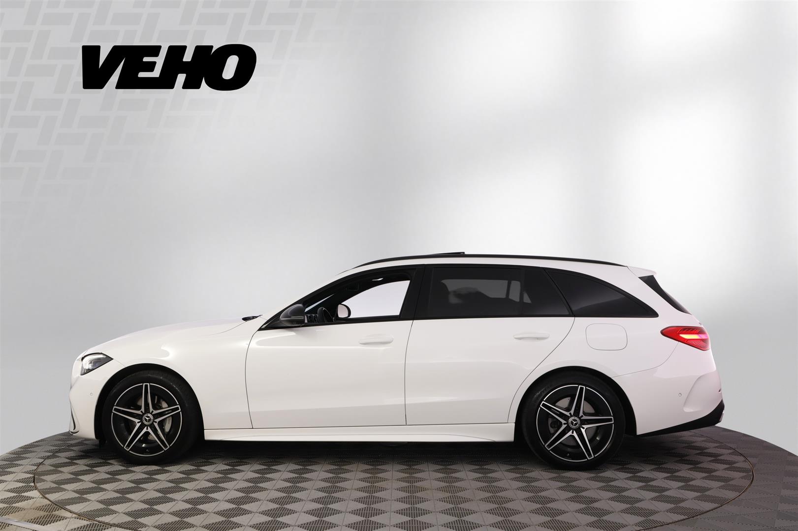 Mercedes-Benz C 300 e T A AMG Line 2023, photo 2/35