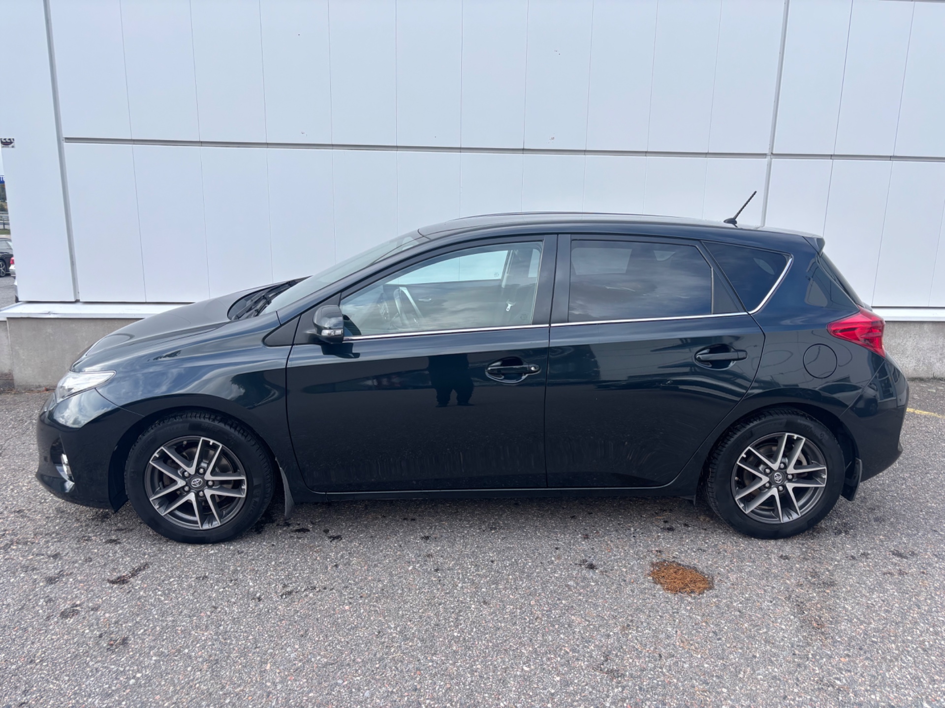 Toyota Auris 2014, kuva 2/19