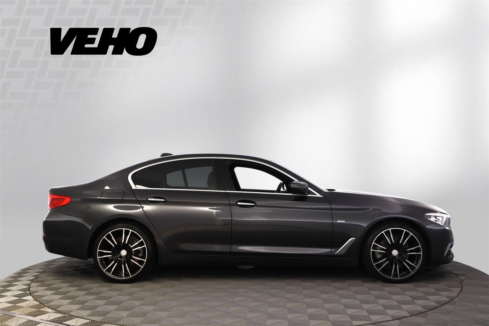 BMW 520 G30 Sedan 520d A xDrive Business 2017, photo 6/36