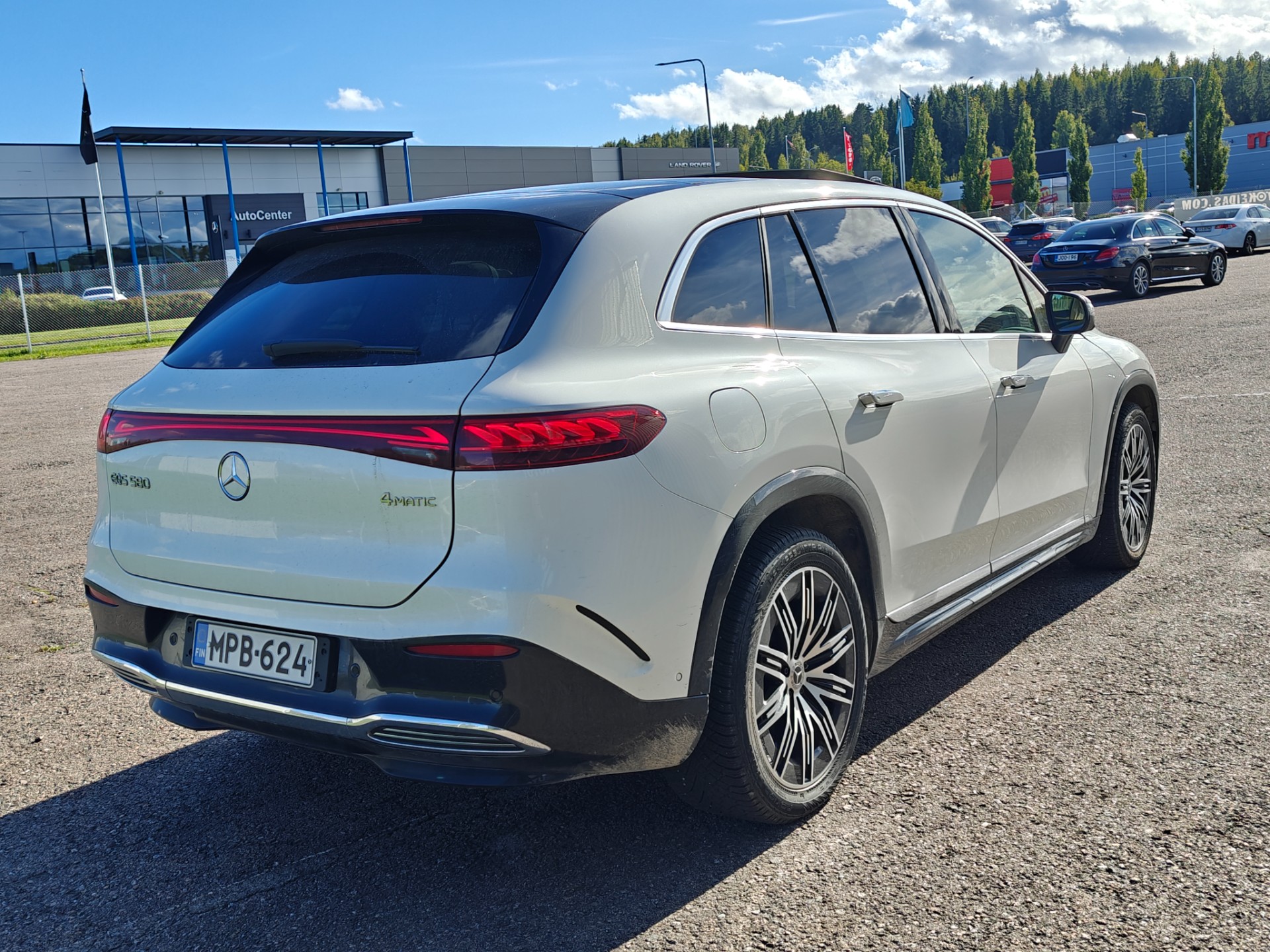 Mercedes-Benz EQS SUV 2023, photo 2/6