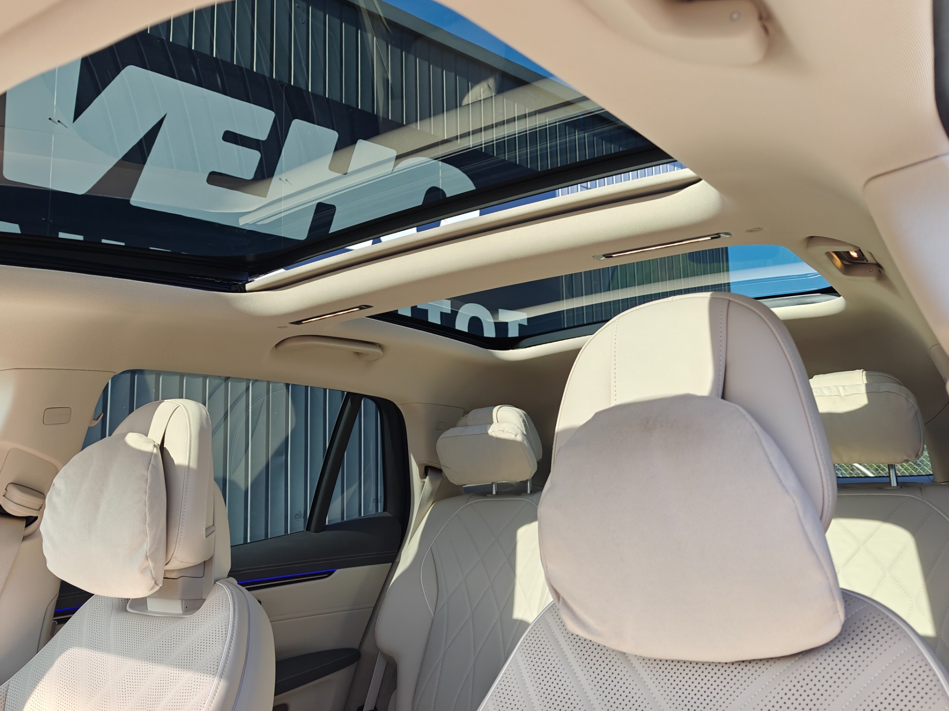 Mercedes-Benz EQS SUV 2023, photo 5/6