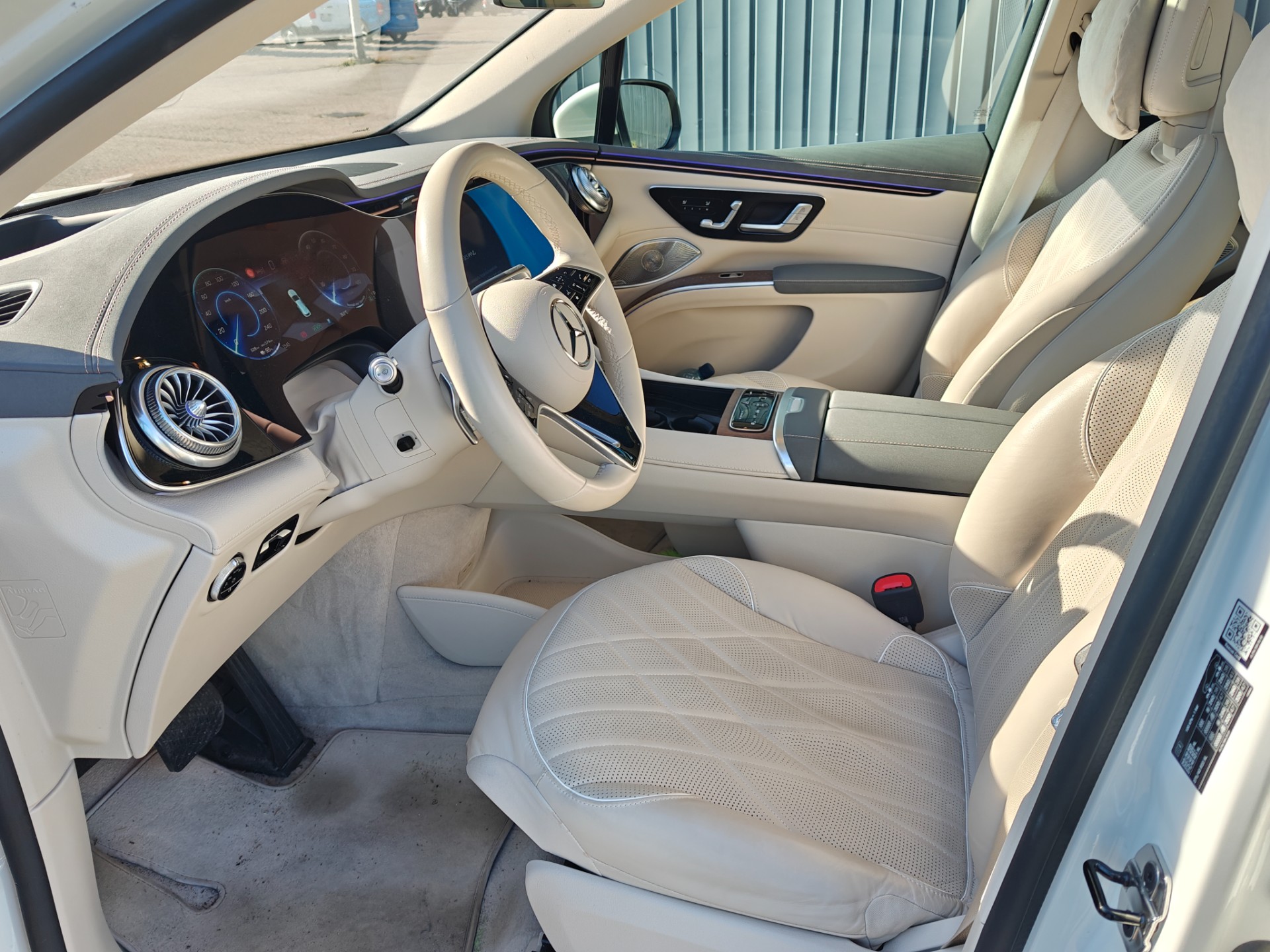 Mercedes-Benz EQS SUV 2023, photo 3/6