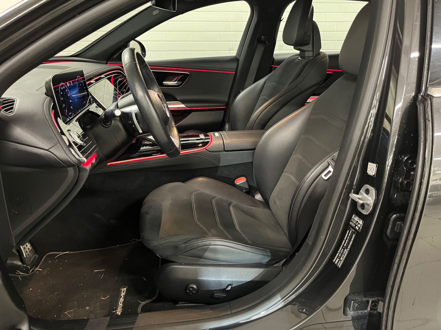 Mercedes-Benz E 300 e T A AMG 2023, bild 4/5