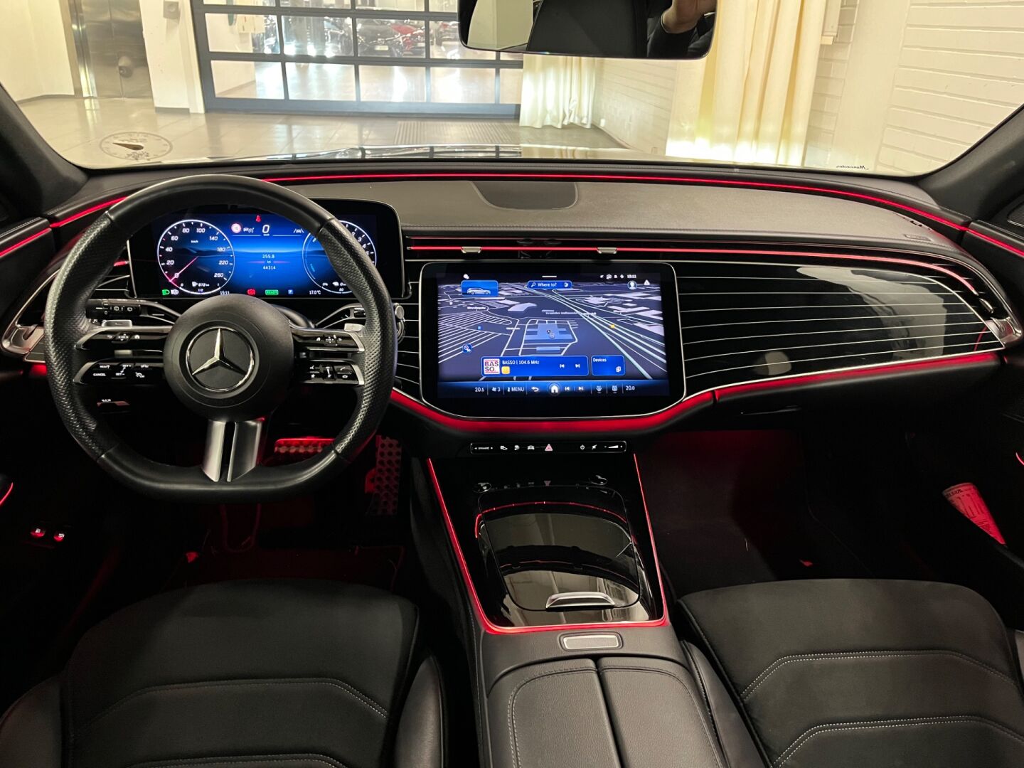 Mercedes-Benz E 300 e T A AMG 2023, bild 5/5
