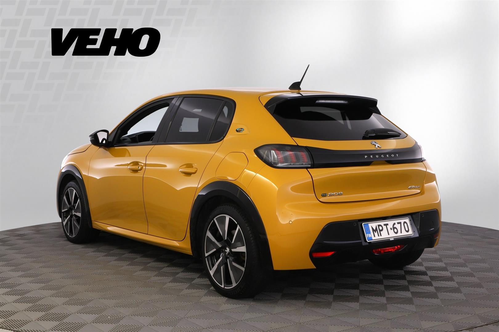 Peugeot e-208 GT 50kWh 136 2020, kuva 3/36