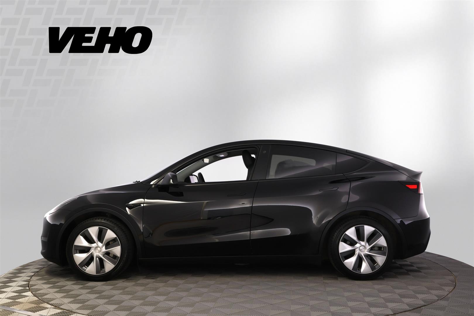 Tesla Model Y Long Range 2024, kuva 2/29