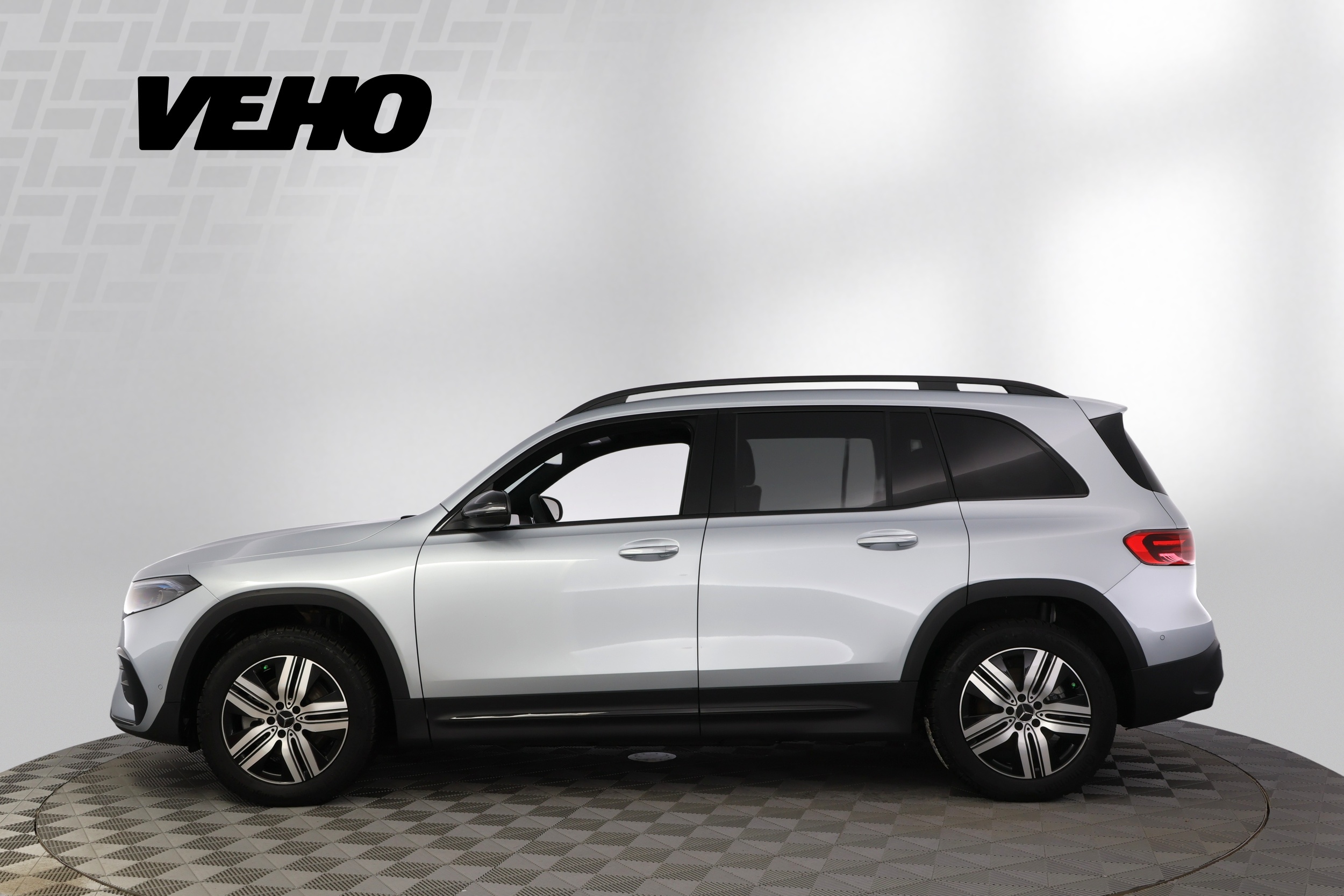 Mercedes-Benz EQB 2025, photo 2/38