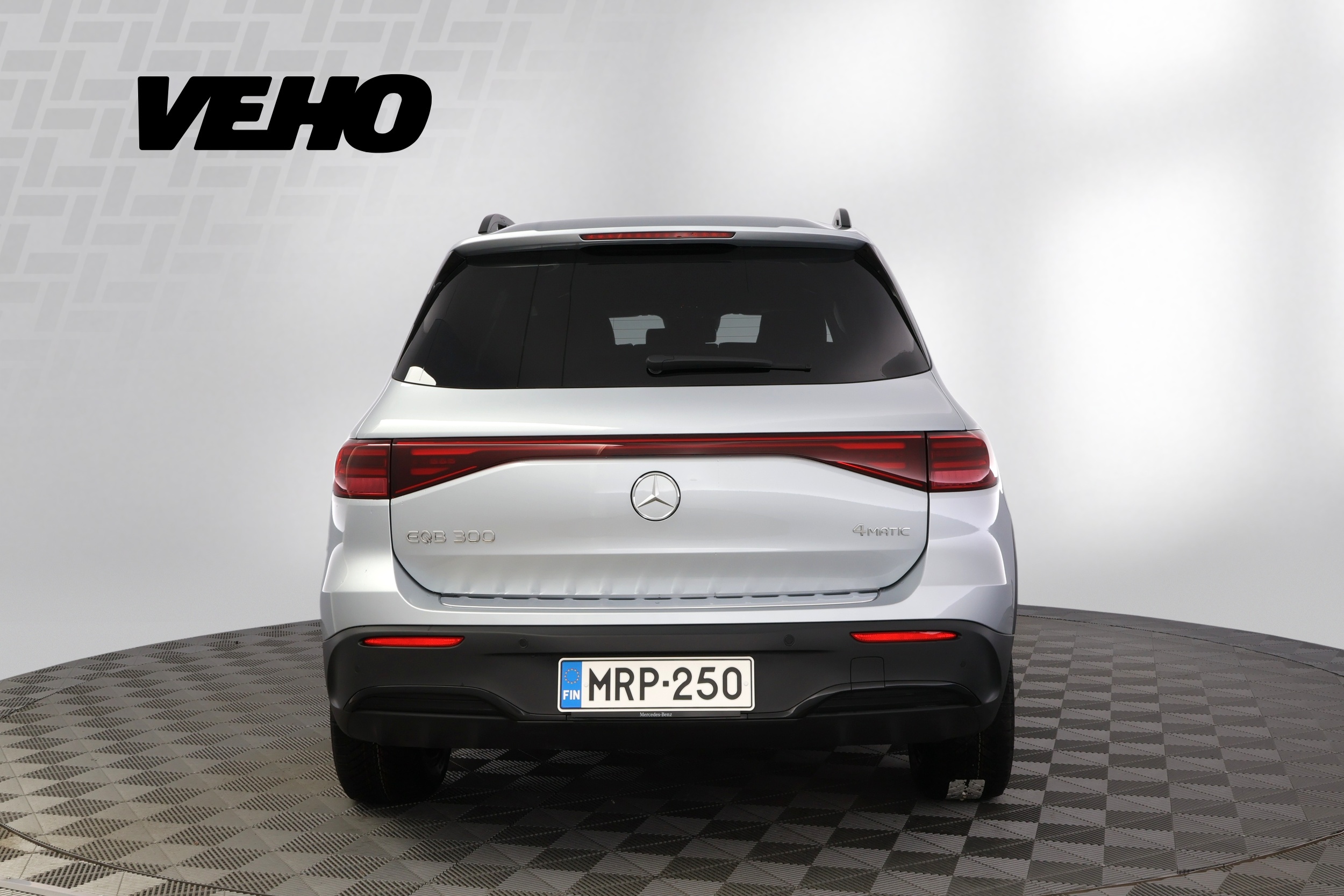 Mercedes-Benz EQB 2025, photo 4/38