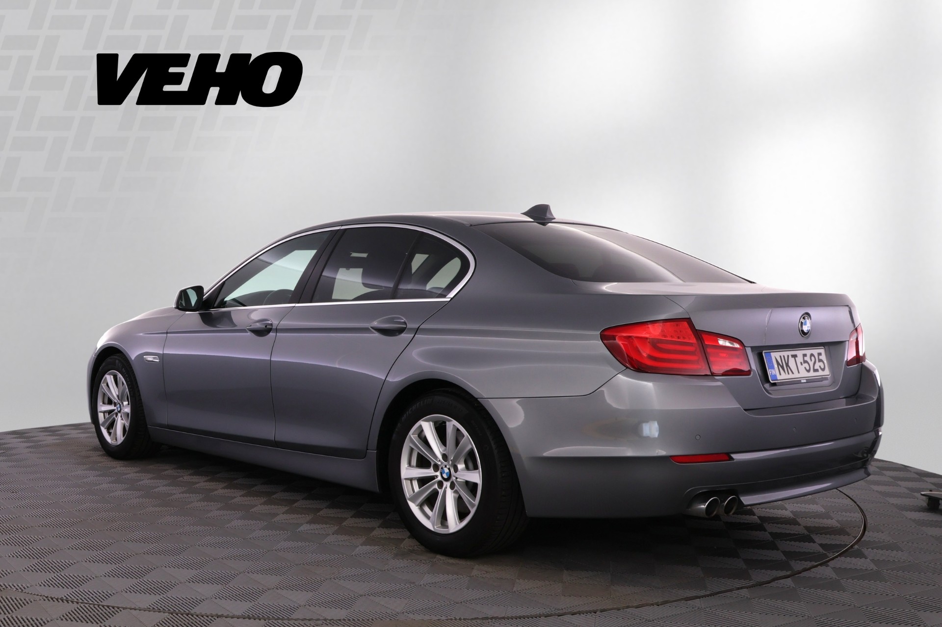 BMW 520 A F10 Sedan 2010, kuva 3/28