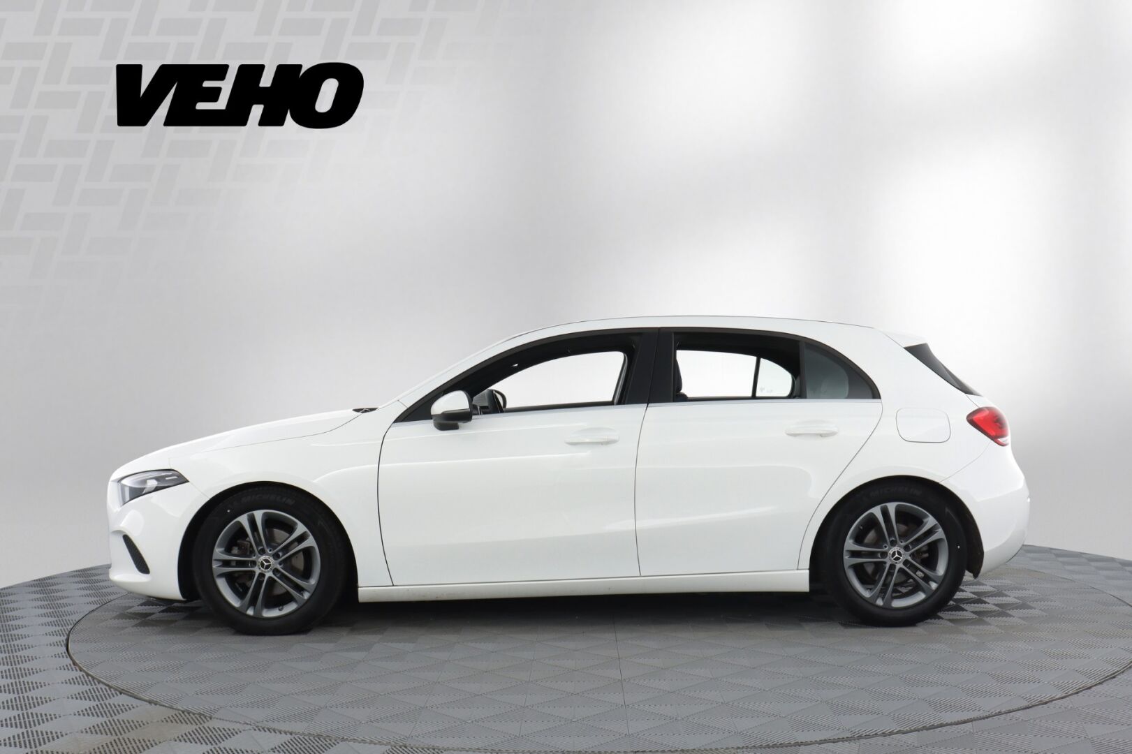 Mercedes-Benz A 180 d A Business Style 2018, bild 2/17