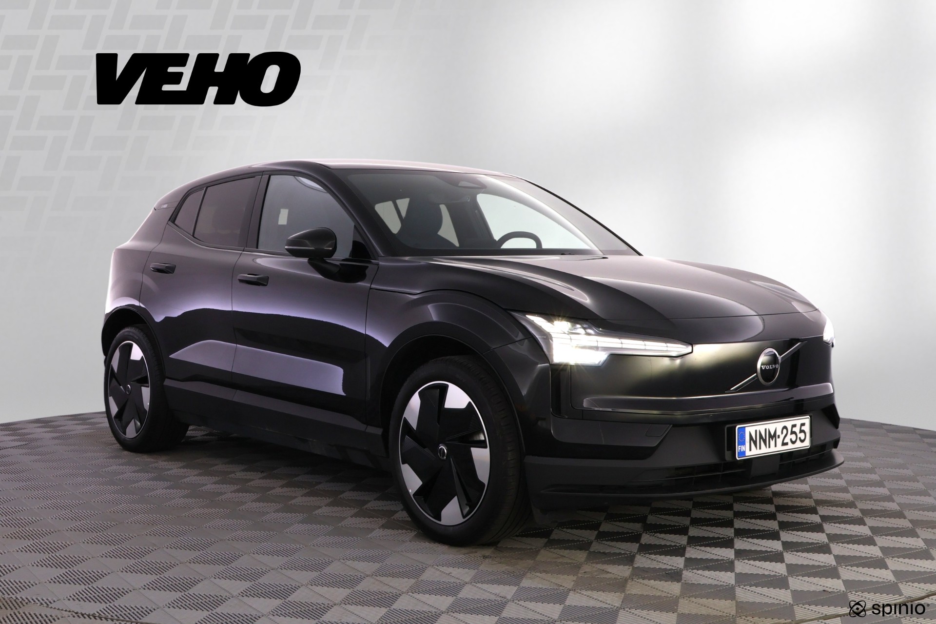 Volvo EX30 Twin Performance Plus 2024, photo 3/25