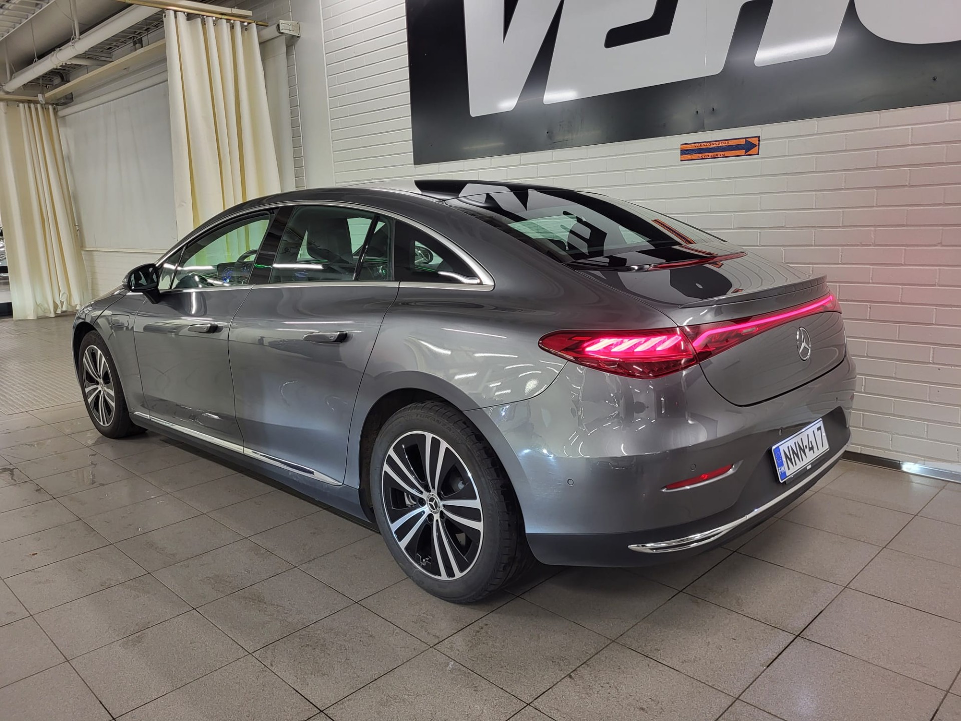 Mercedes-Benz EQE 300 2023, kuva 2/6