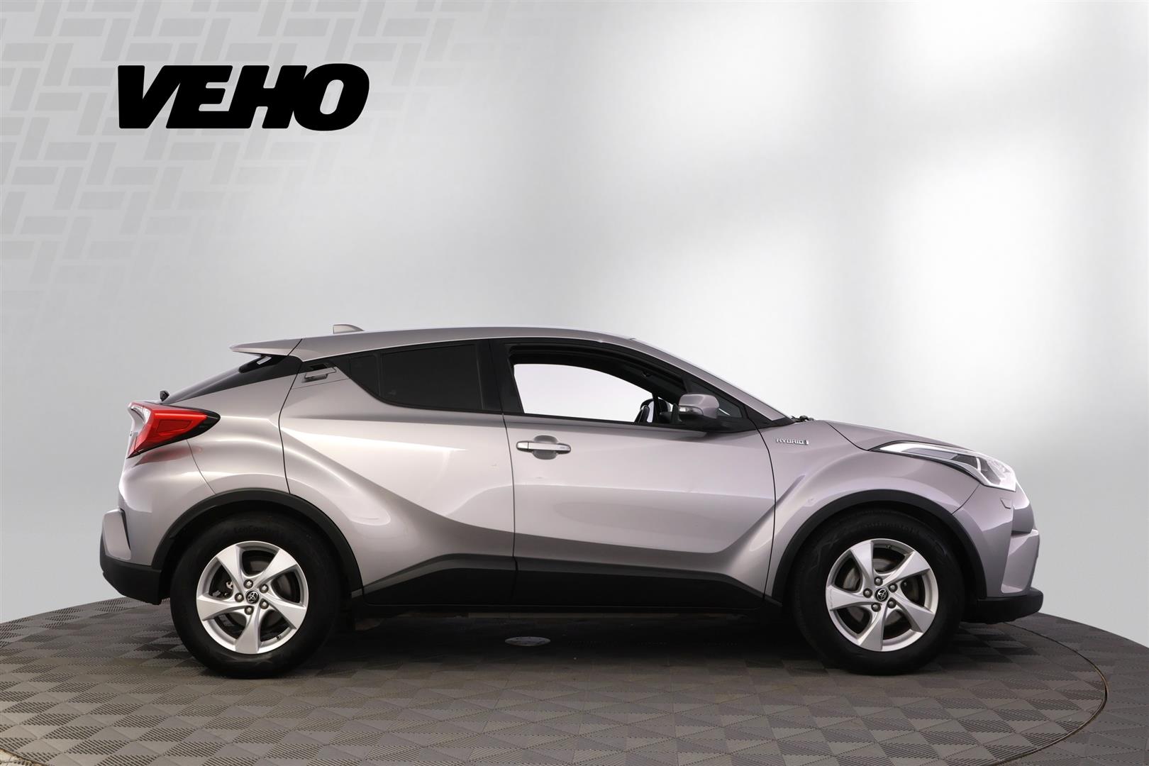 Toyota C-HR 1,8 Hybrid Active Edition 2019, photo 6/30