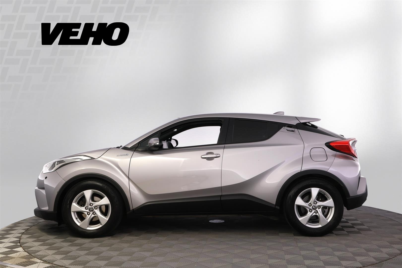 Toyota C-HR 1,8 Hybrid Active Edition 2019, photo 2/30