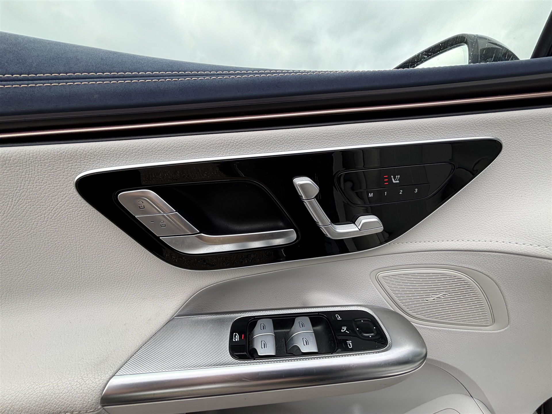 Mercedes-Benz EQE 350 4MATIC AMG 2023, photo 6/15