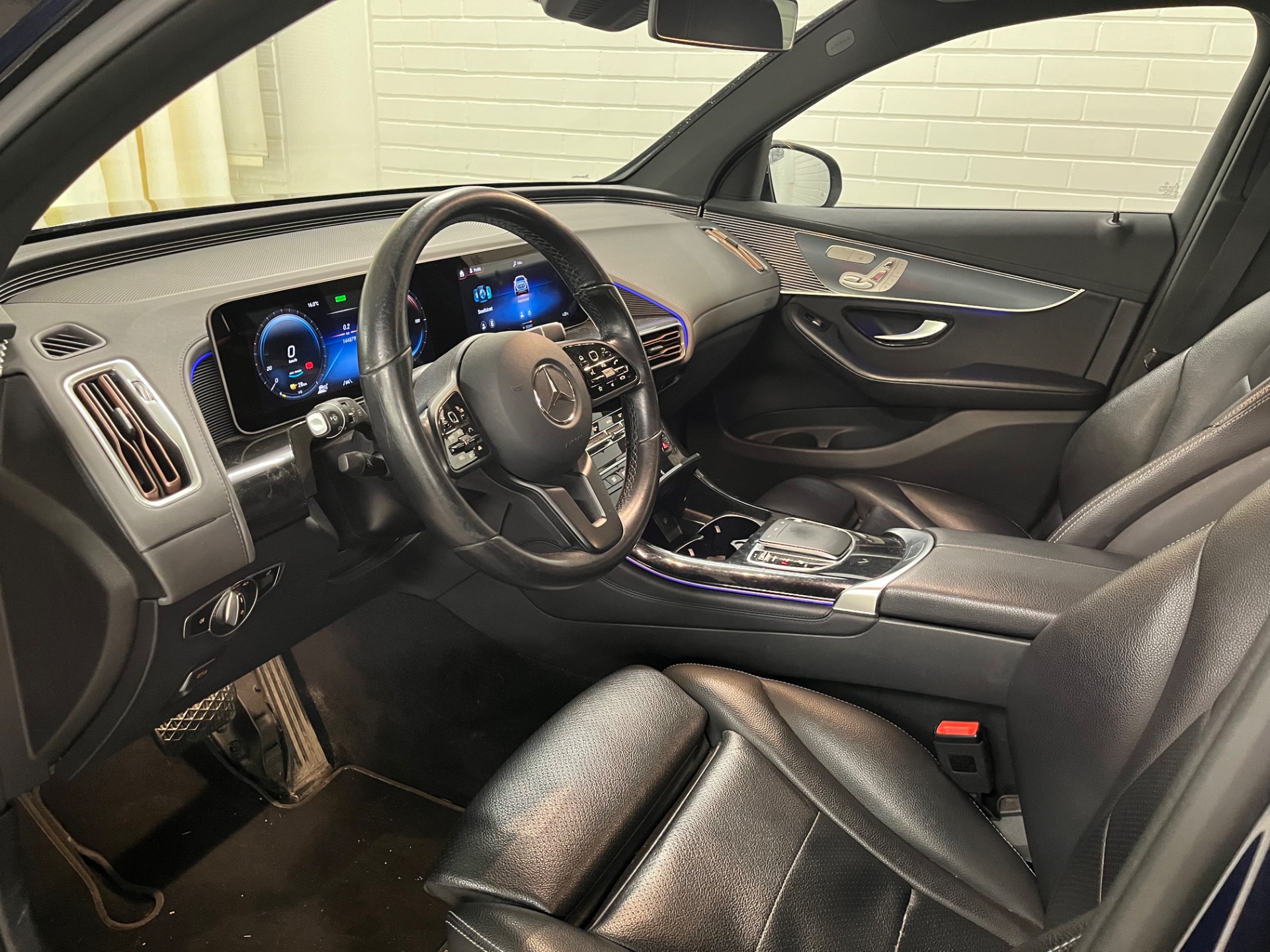 Mercedes-Benz EQC 400 4Matic 2020, photo 3/4