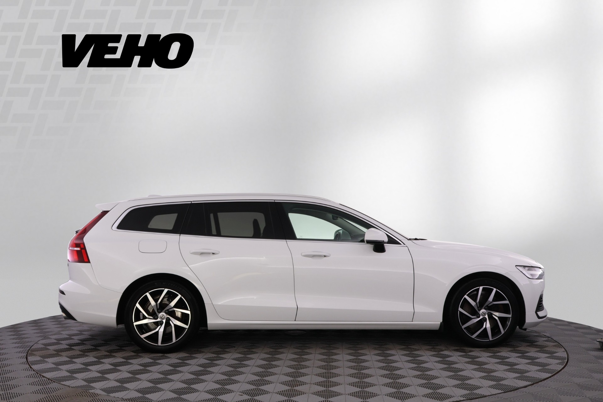 Volvo V60 T6 TwE AWD Momentum aut 2019, kuva 6/28