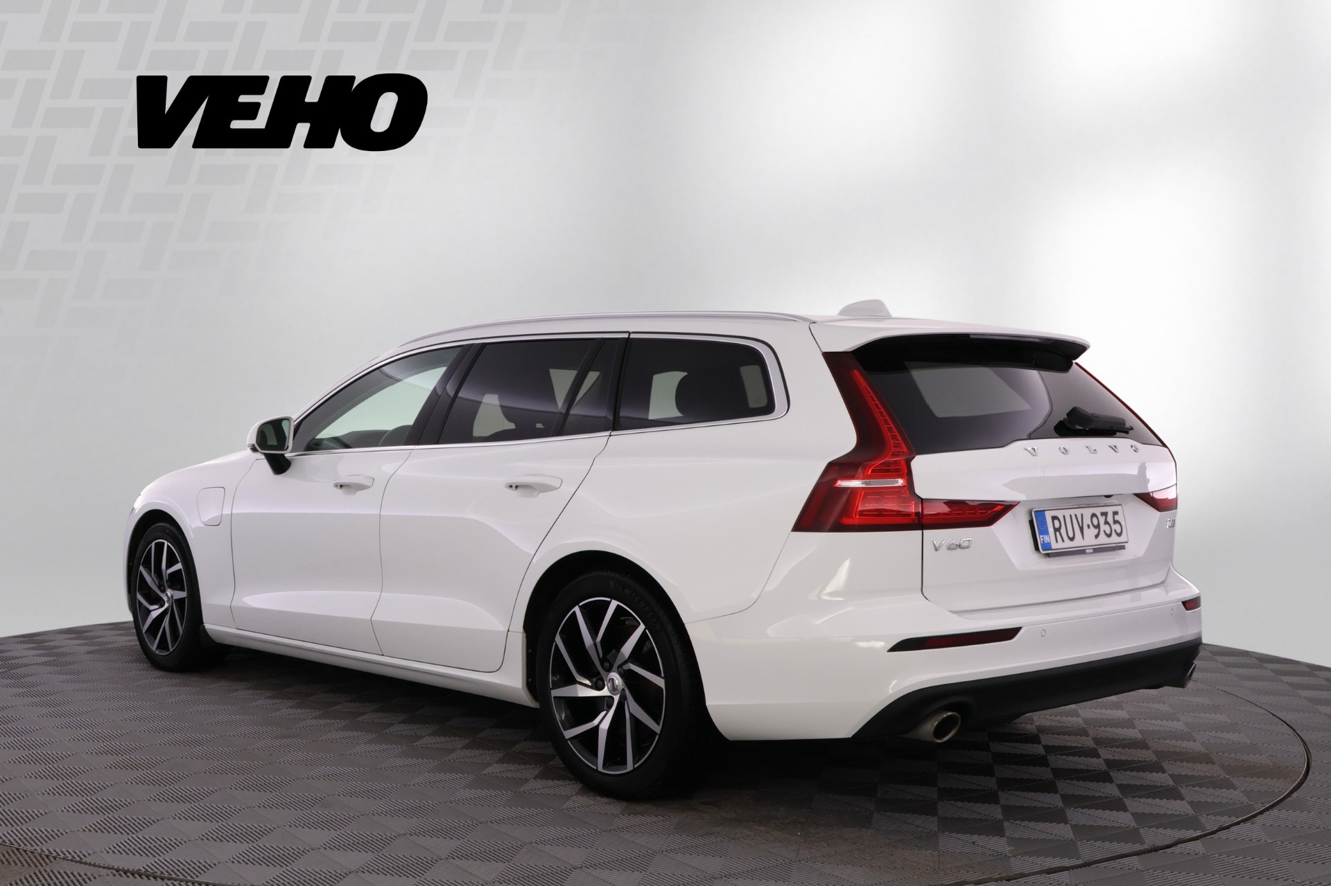 Volvo V60 T6 TwE AWD Momentum aut 2019, kuva 3/28