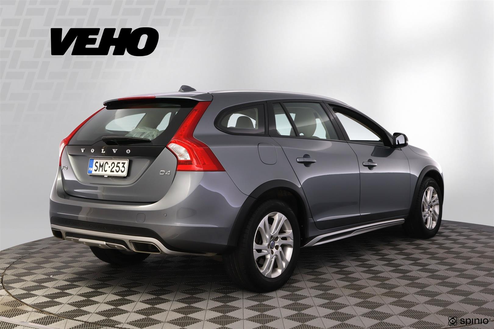 Volvo V60 Cross Country 2017, photo 5/34