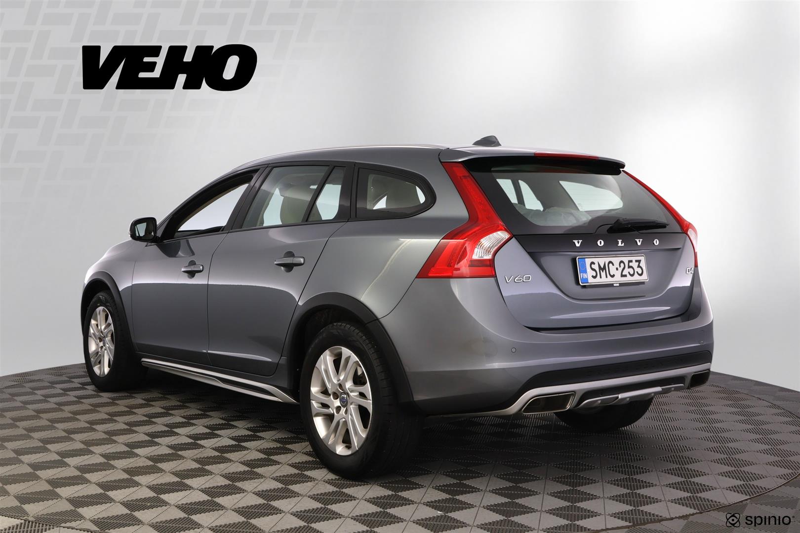 Volvo V60 Cross Country 2017, photo 3/34