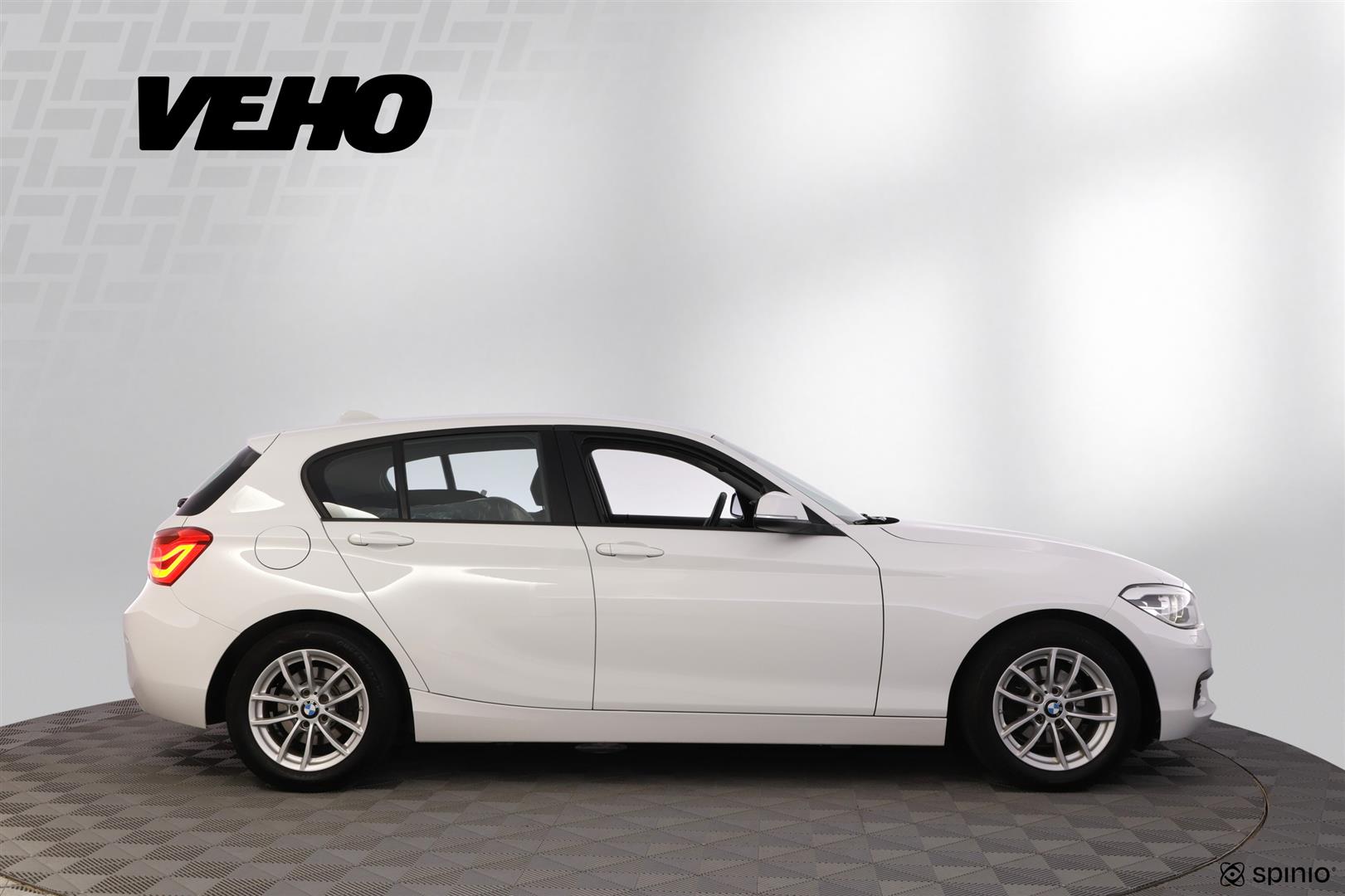 BMW 118 2018, photo 6/29