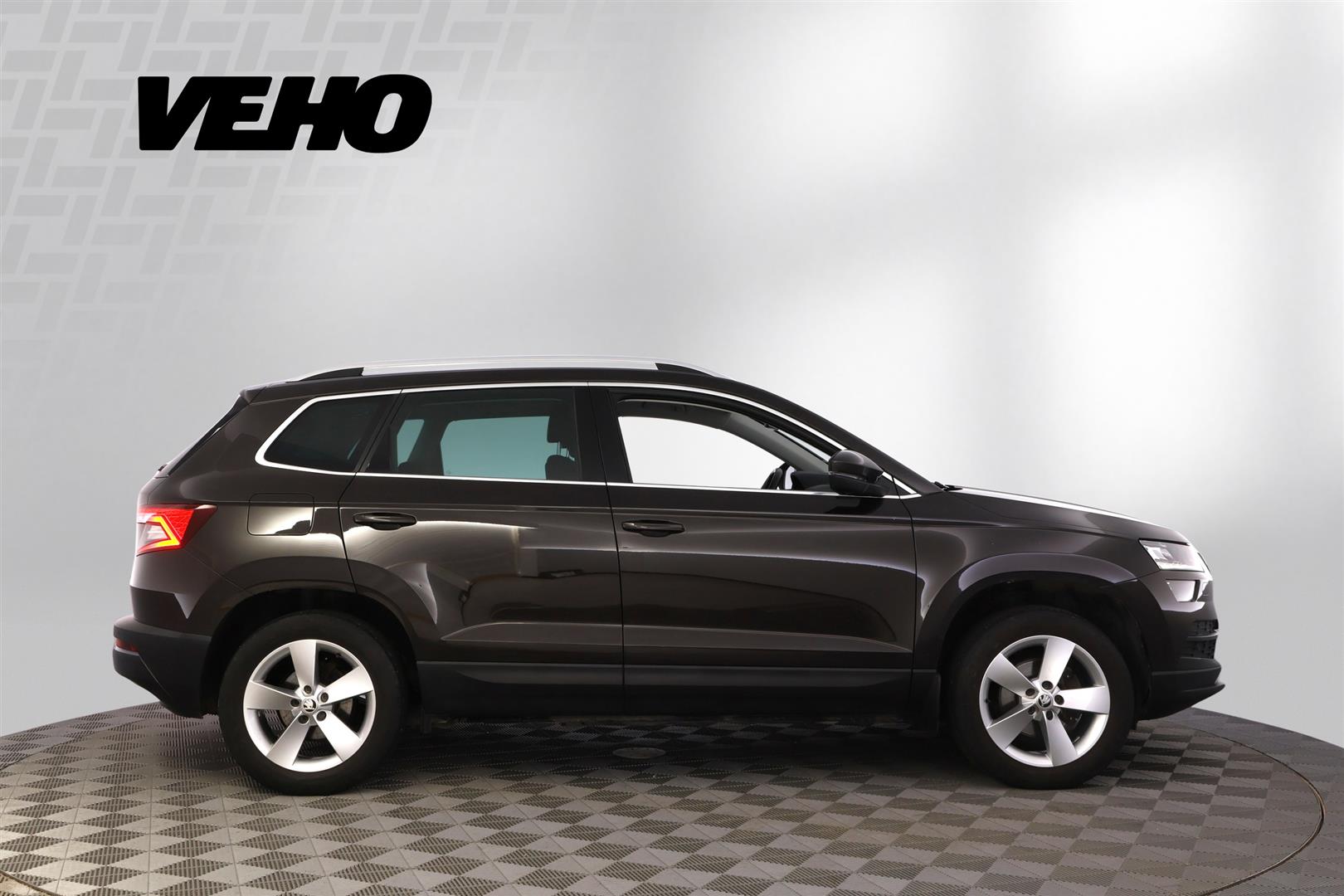 Skoda Karoq 1,0 TSI Style DSG Autom. 2019, kuva 6/32