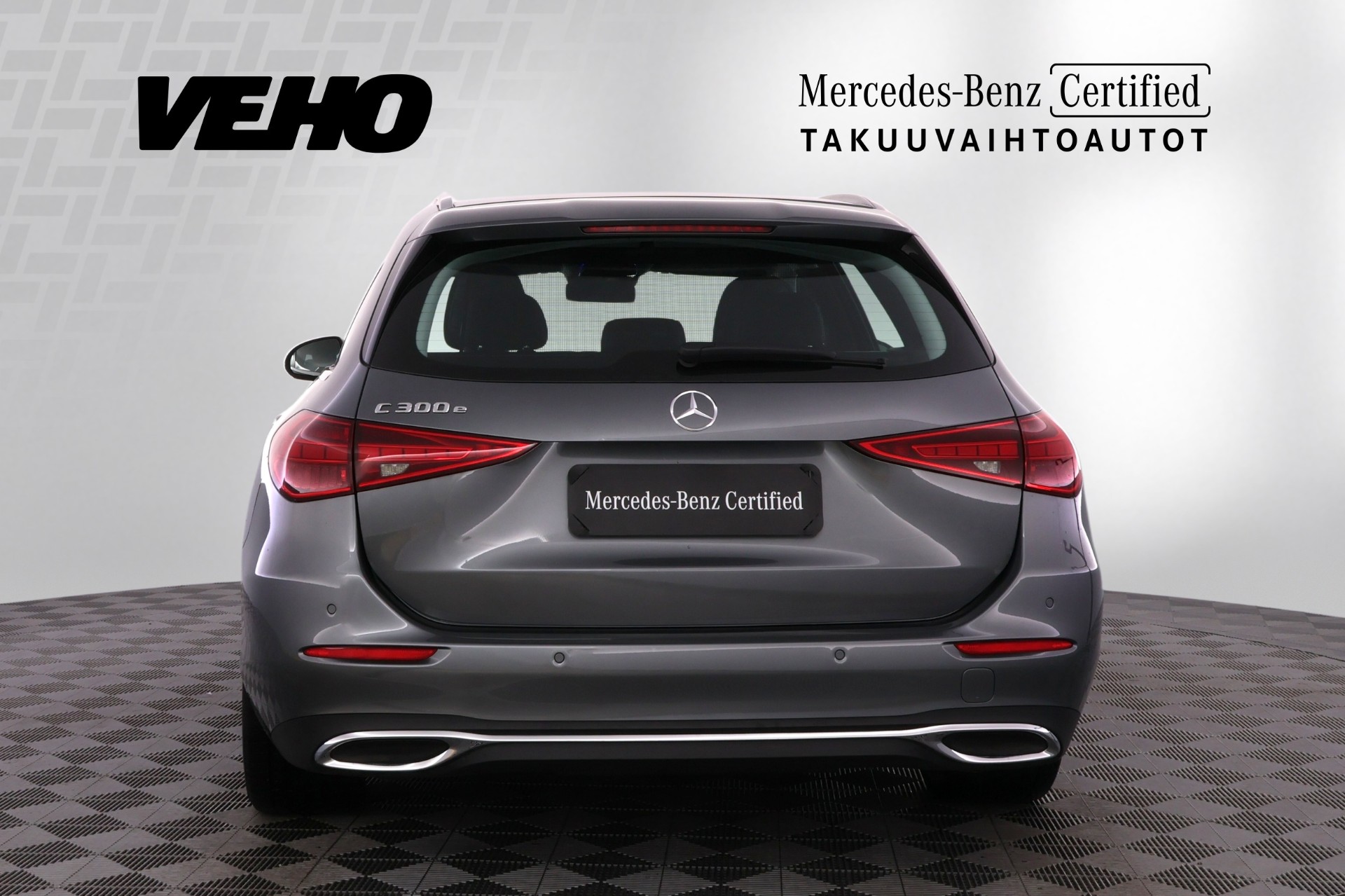 Mercedes-Benz C 300 e T A 2025, photo 4/28