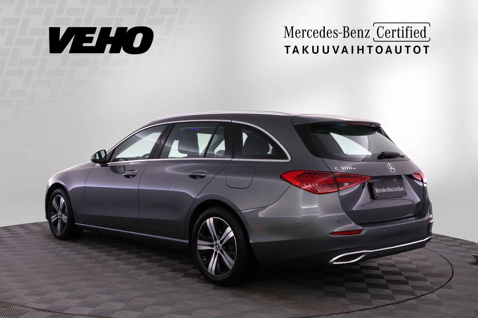 Mercedes-Benz C 300 e T A 2025, photo 3/28