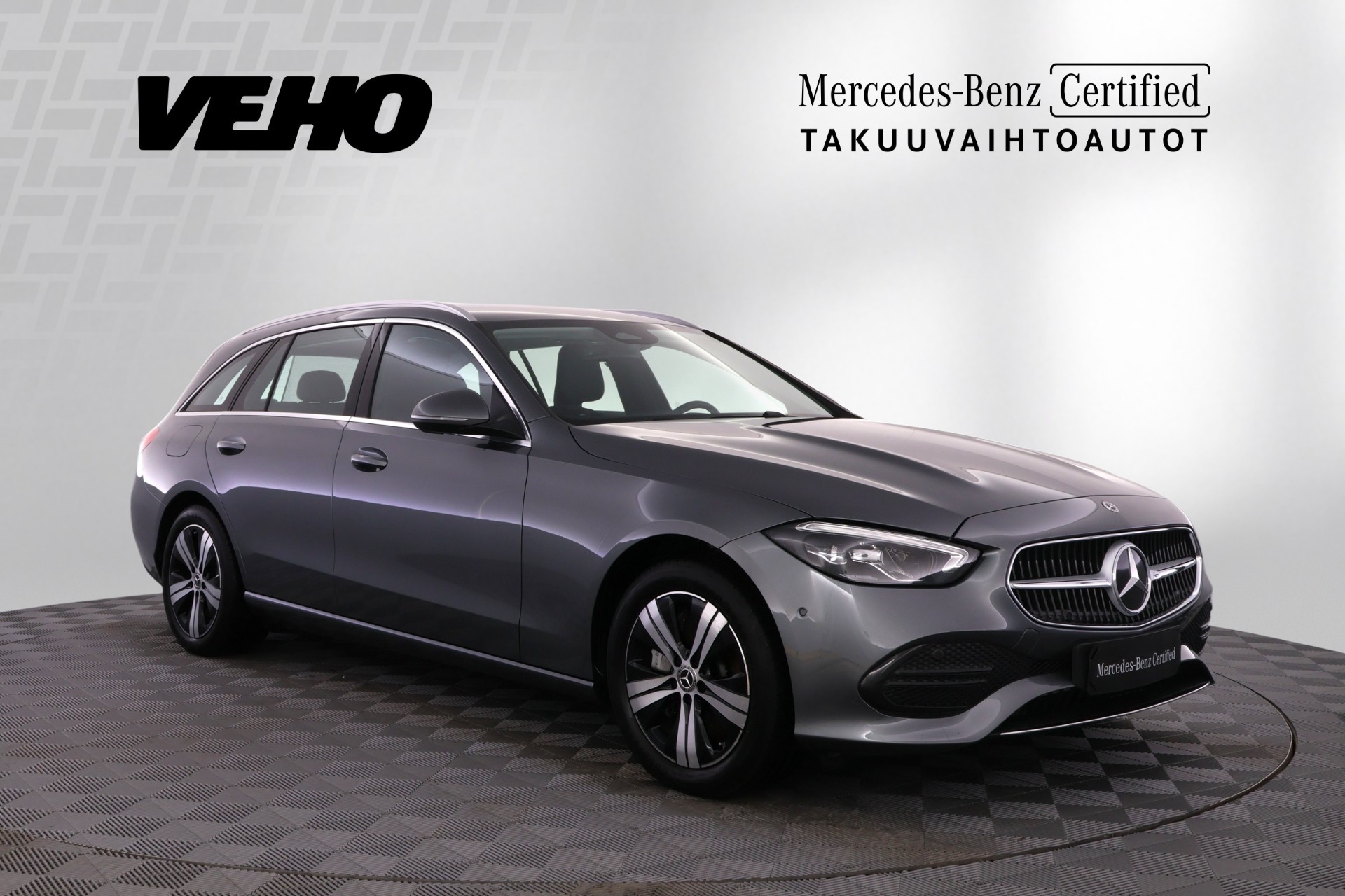 Mercedes-Benz C 300 e T A 2025, photo 7/28