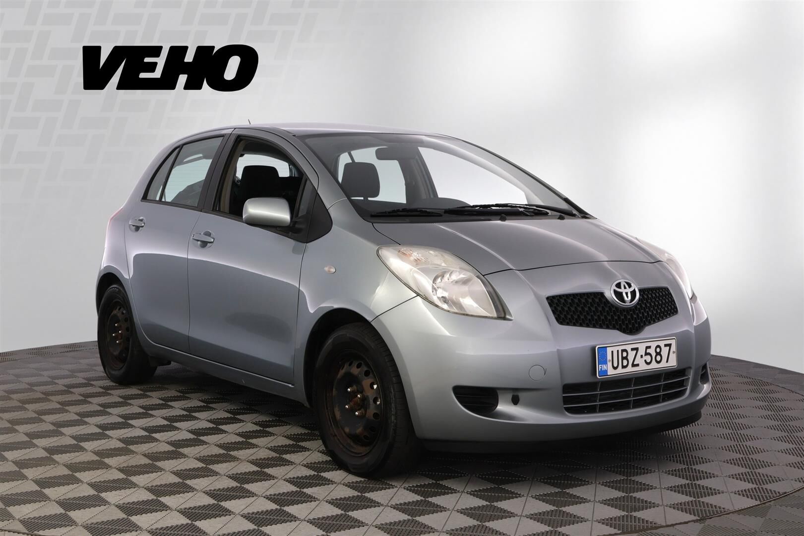 Toyota Yaris 1,3 VVT-i Linea Sol 5ov 2006, photo 7/29