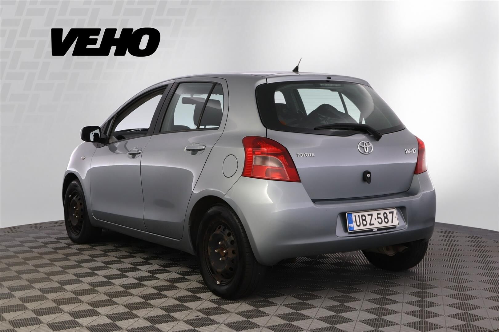 Toyota Yaris 1,3 VVT-i Linea Sol 5ov 2006, photo 3/29