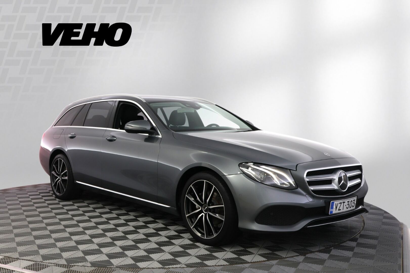 Mercedes-Benz E 2018, bild 3/28
