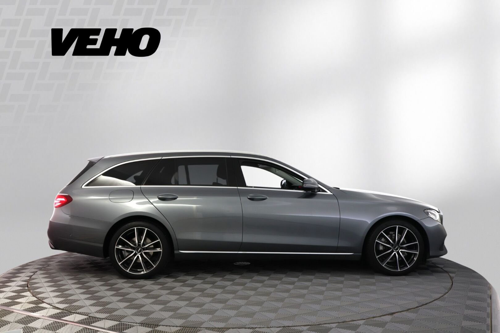 Mercedes-Benz E 2018, bild 4/28