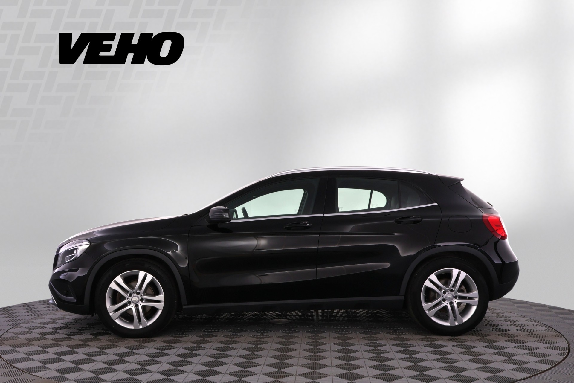 Mercedes-Benz GLA 180 A Premium Business 2015, kuva 2/26