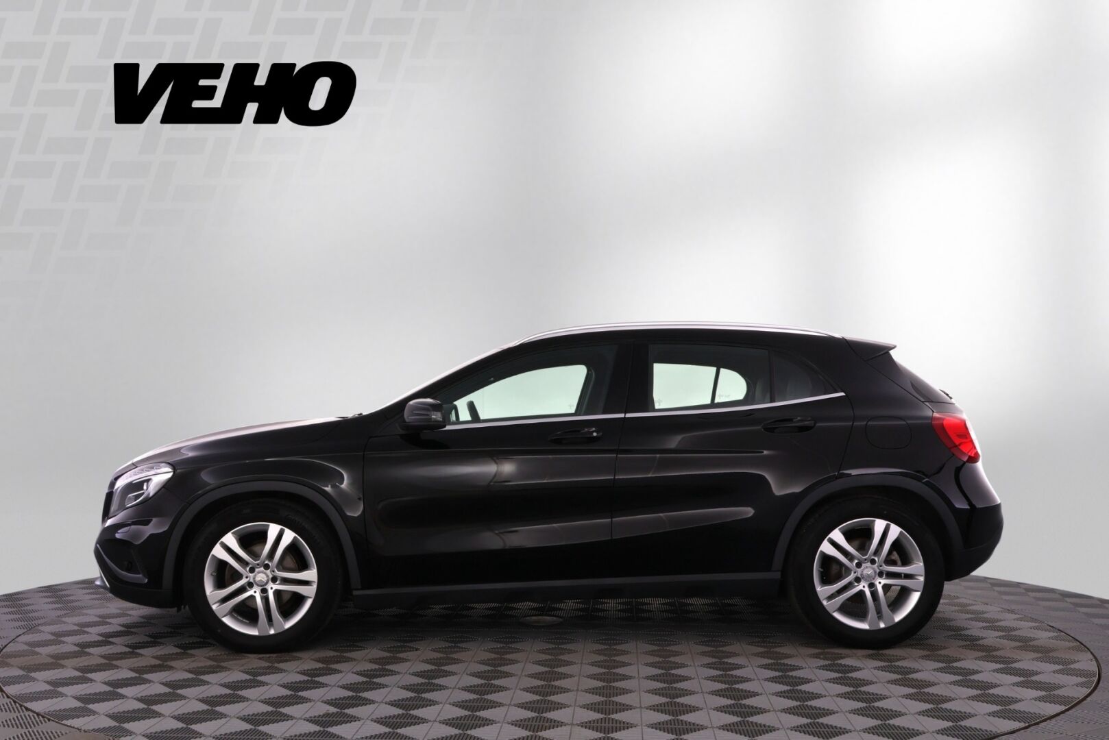 Mercedes-Benz GLA 180 A Premium Business 2015, bild 2/26