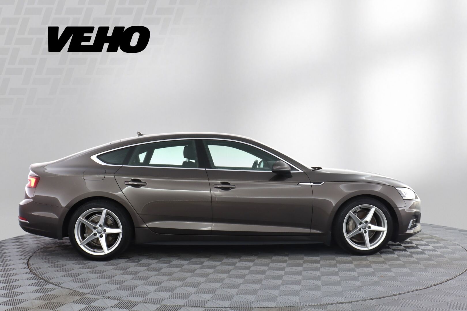 Audi A5 2018, bild 5/24