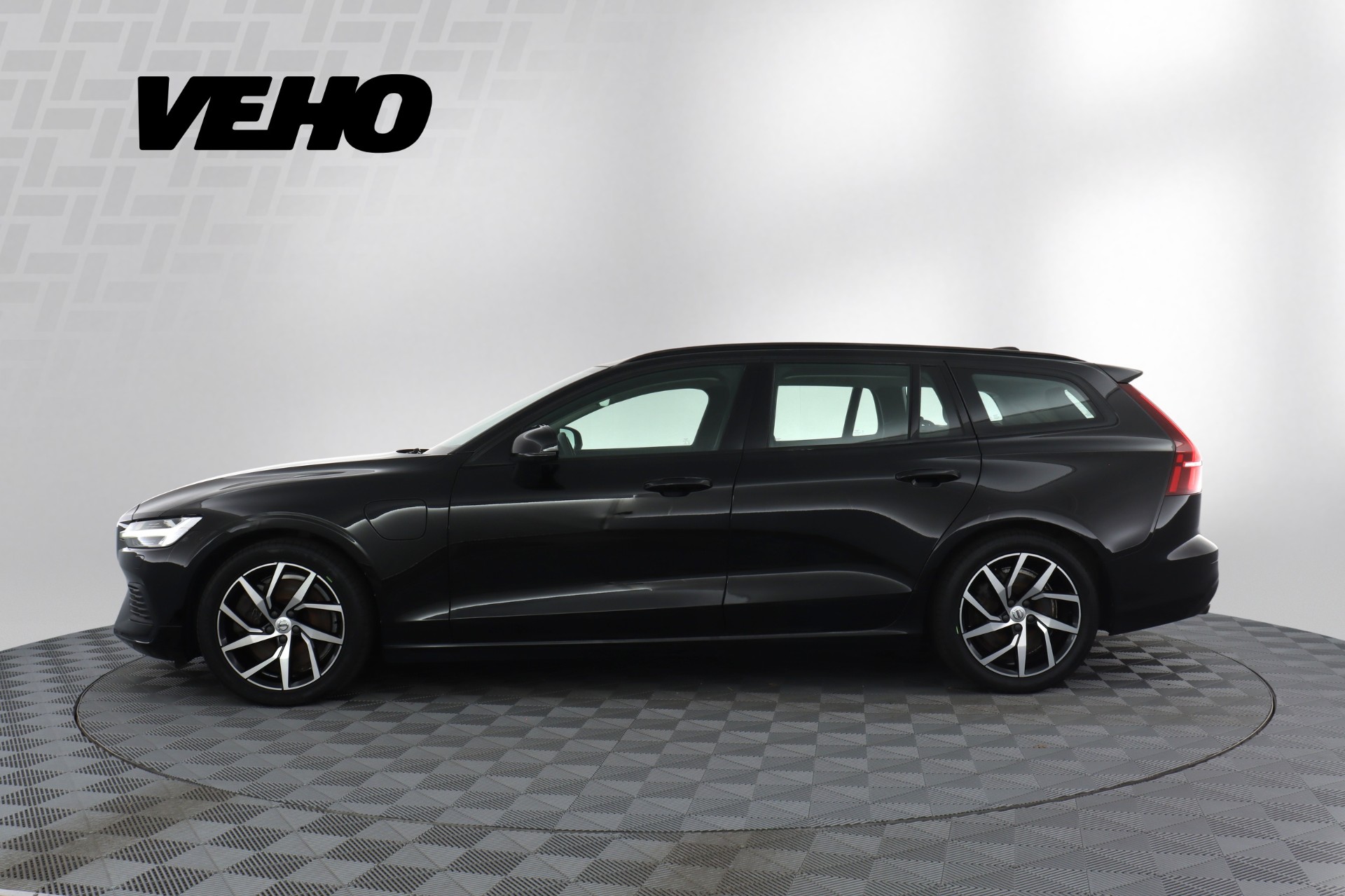 Volvo V60 T6 TwE AWD Momentum aut 2020, kuva 2/21