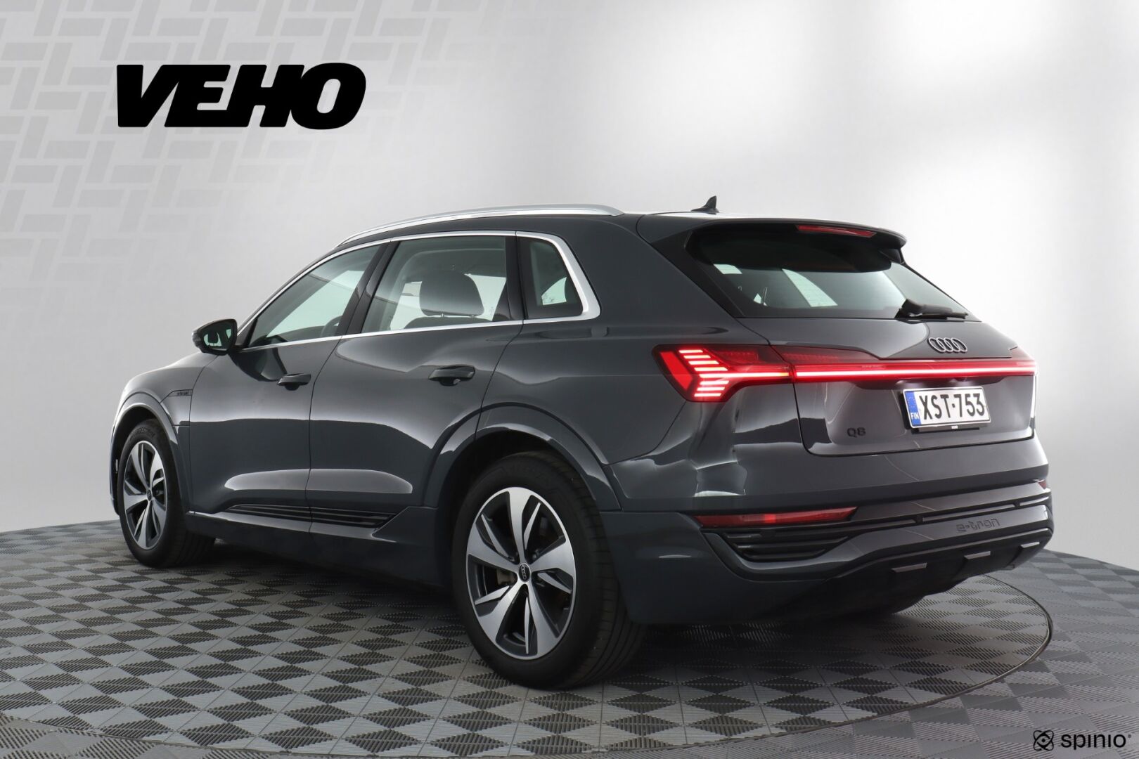 Audi Q8 e-tron 50 quattro Progress Plus 2024, bild 3/27
