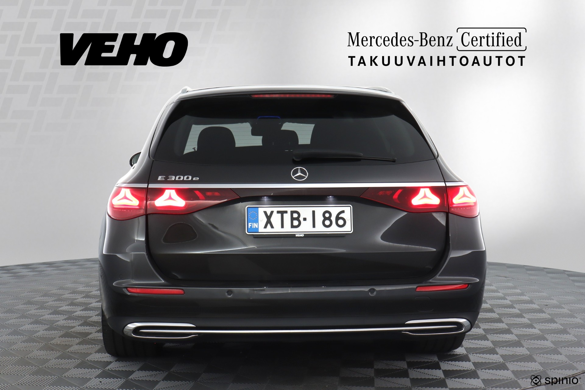 Mercedes-Benz E 300 e T A 2023, photo 4/26
