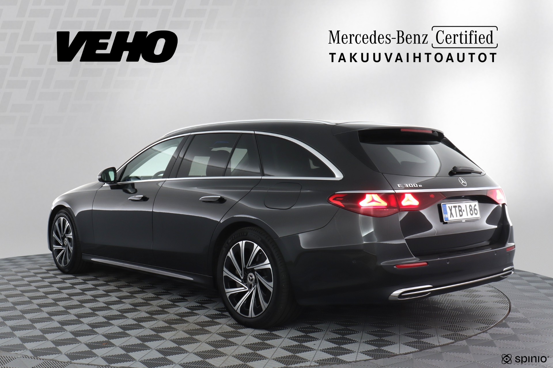 Mercedes-Benz E 300 e T A 2023, photo 3/26