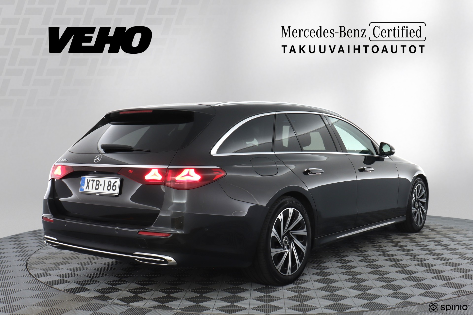 Mercedes-Benz E 300 e T A 2023, photo 5/26