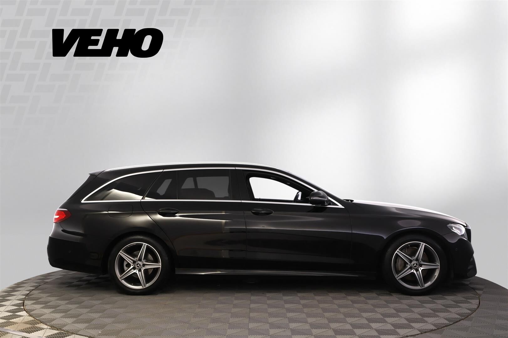 Mercedes-Benz E 220 d T A Business AMG 2020, bild 6/38