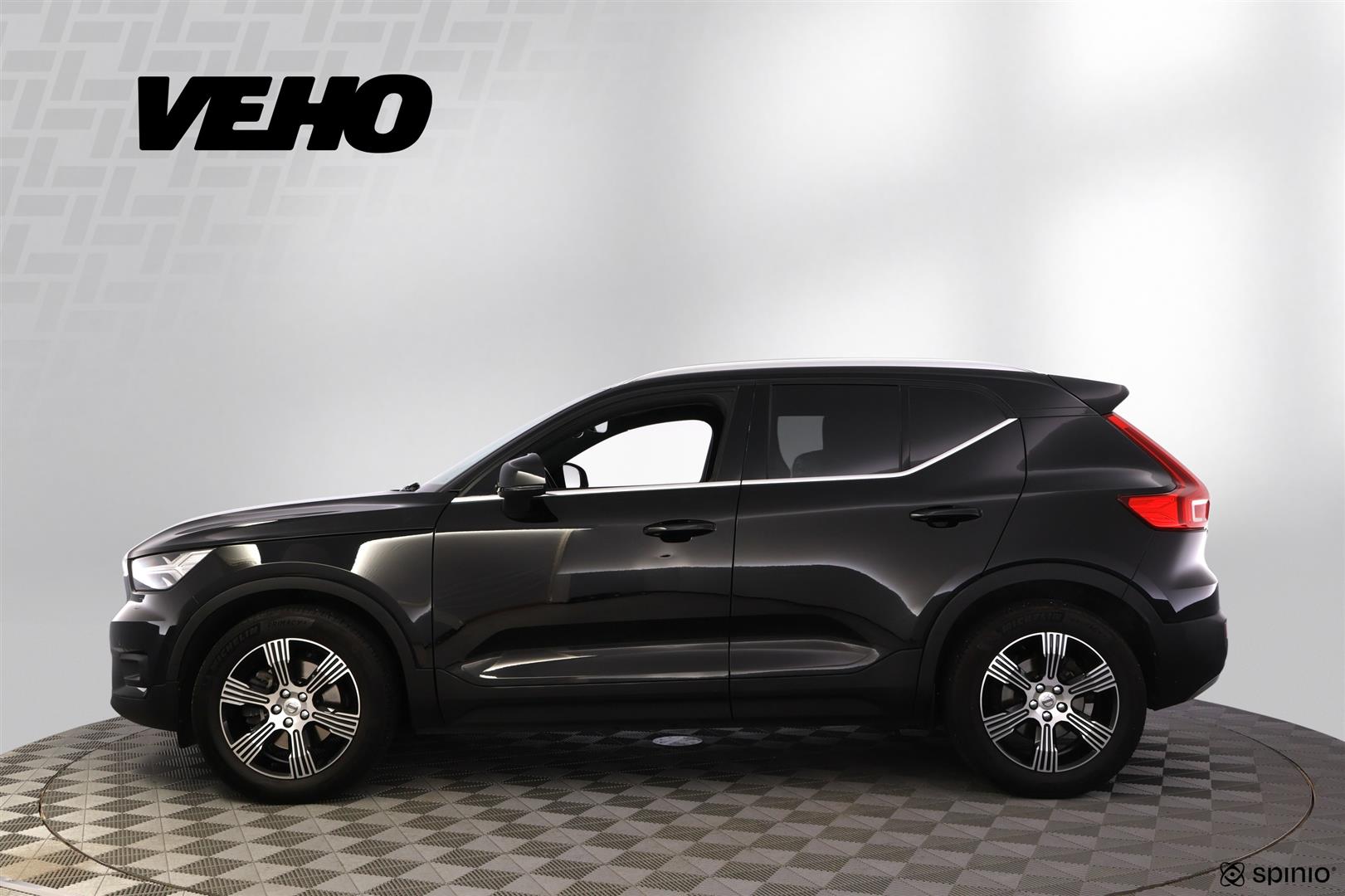 Volvo XC40 2021, kuva 2/37